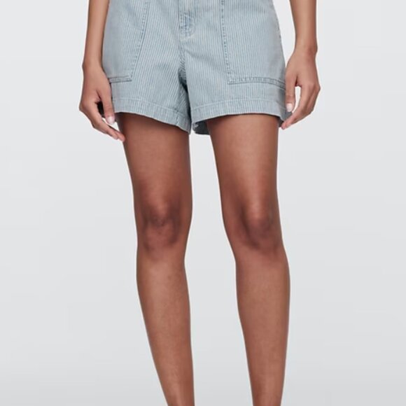 Gap Women's 4" High Rise Supersoft Denim Utility Shorts - Picture 2 of 7